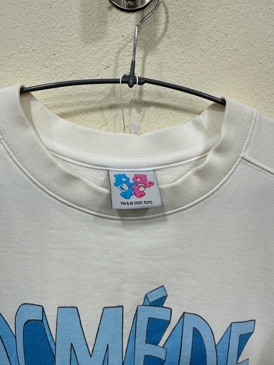 아크메드라비 케어베어 콜라보 맨투맨 상품이미지2