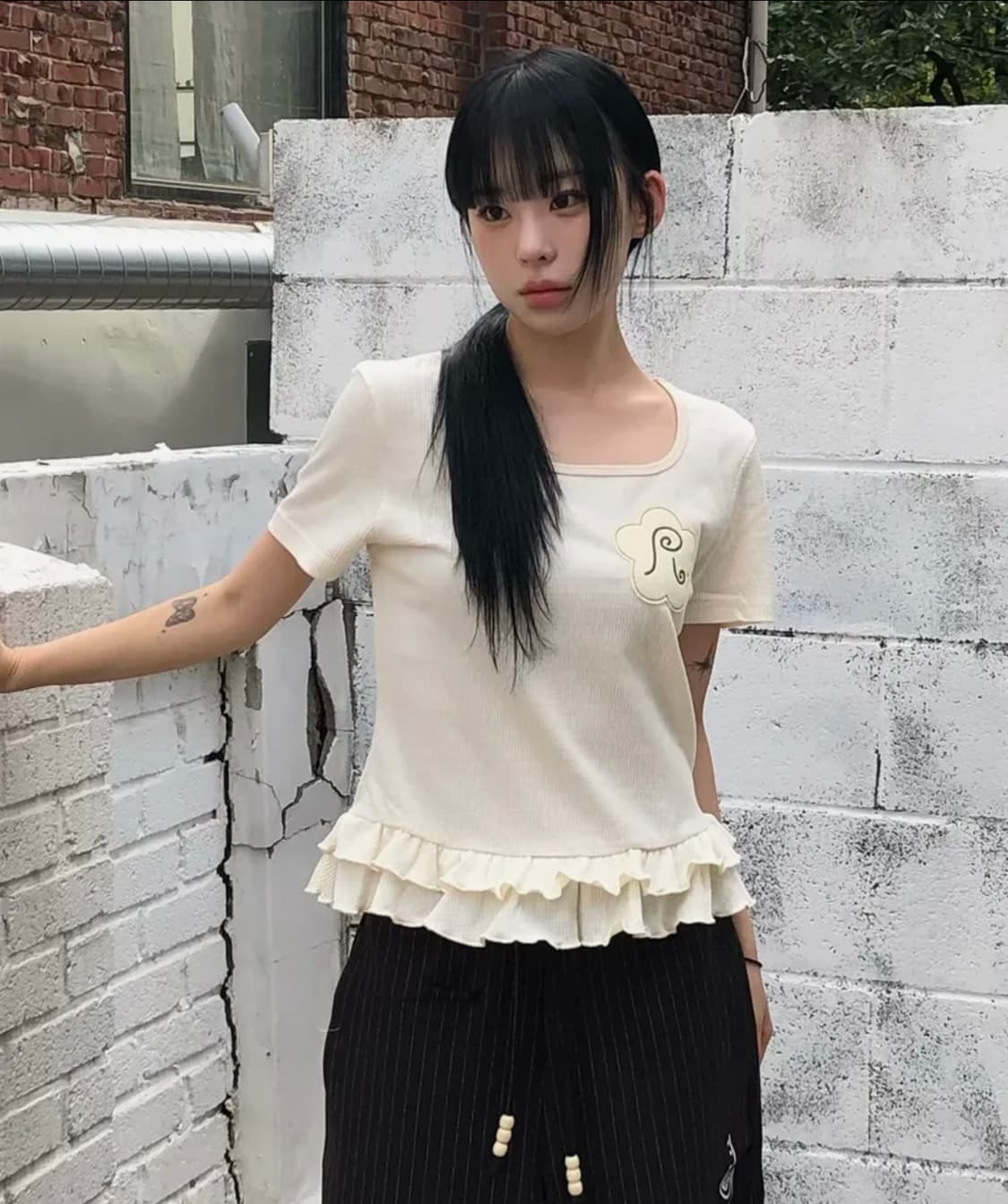 루나키후 프릴 레이어드 스퀘어넥 숏슬리브 상품이미지1