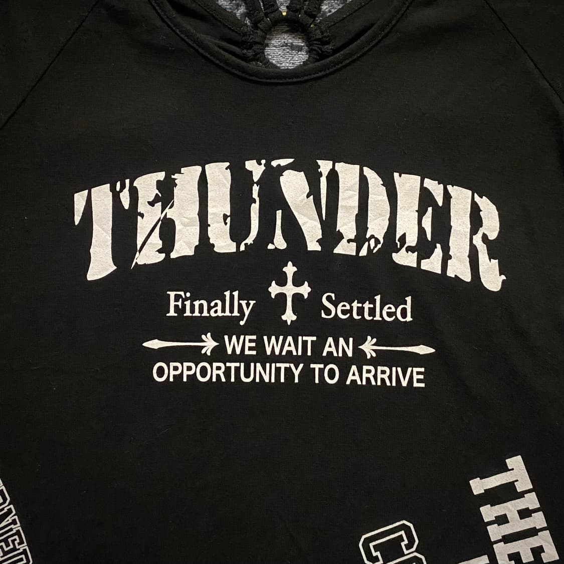 -DIG DEEP- Gothic Lettering Sleeveless T 상품이미지3