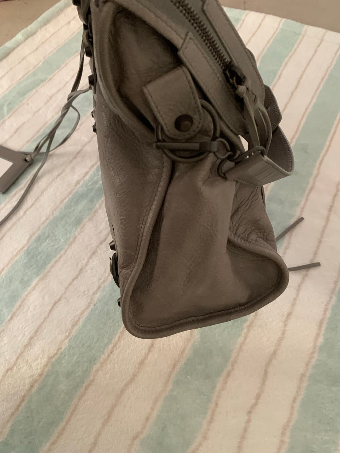 발렌시아가 시티 모터백 그레이 미디움  상품이미지9