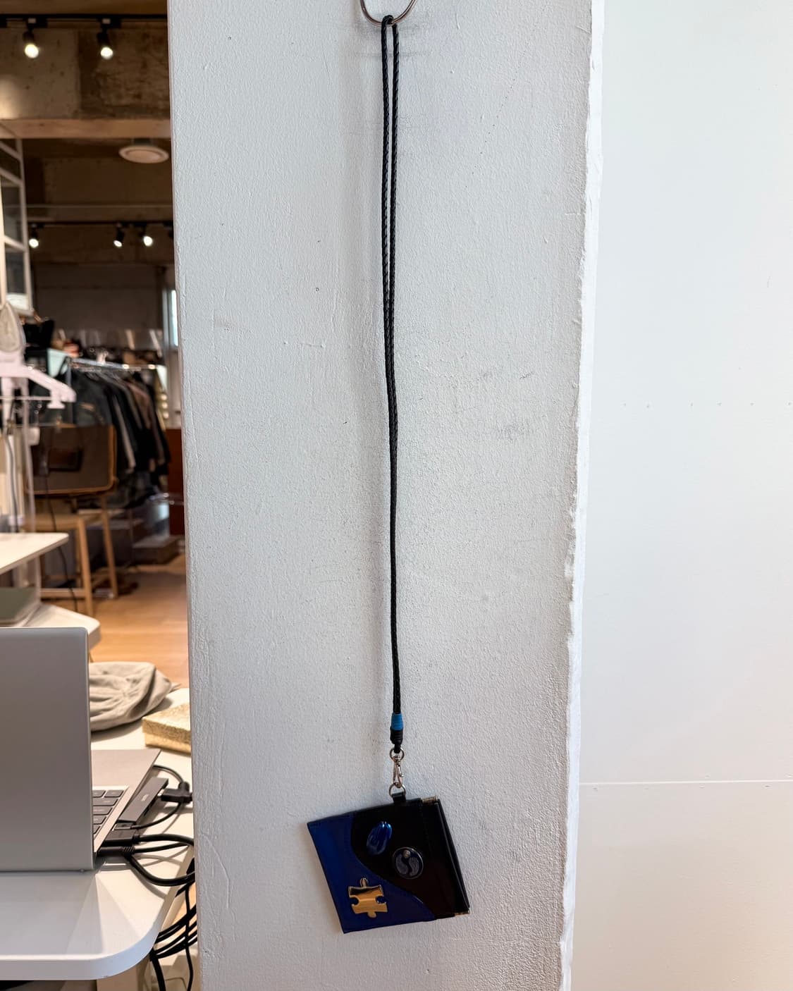 토가 비릴리스 넥 스트랩 레더 코인 케이스 상품이미지2