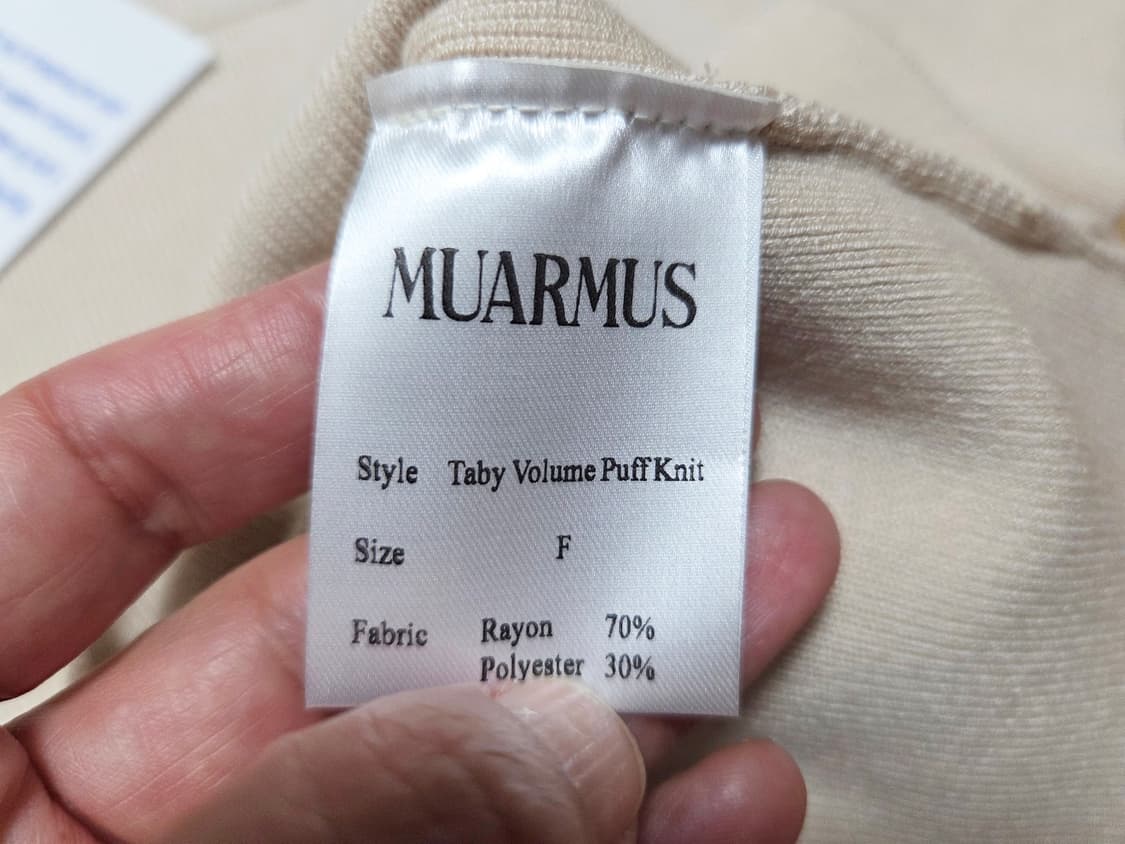 무아르무스(MUARMUS) 타비 볼륨소매 니트 55-66 새상품 상품이미지7