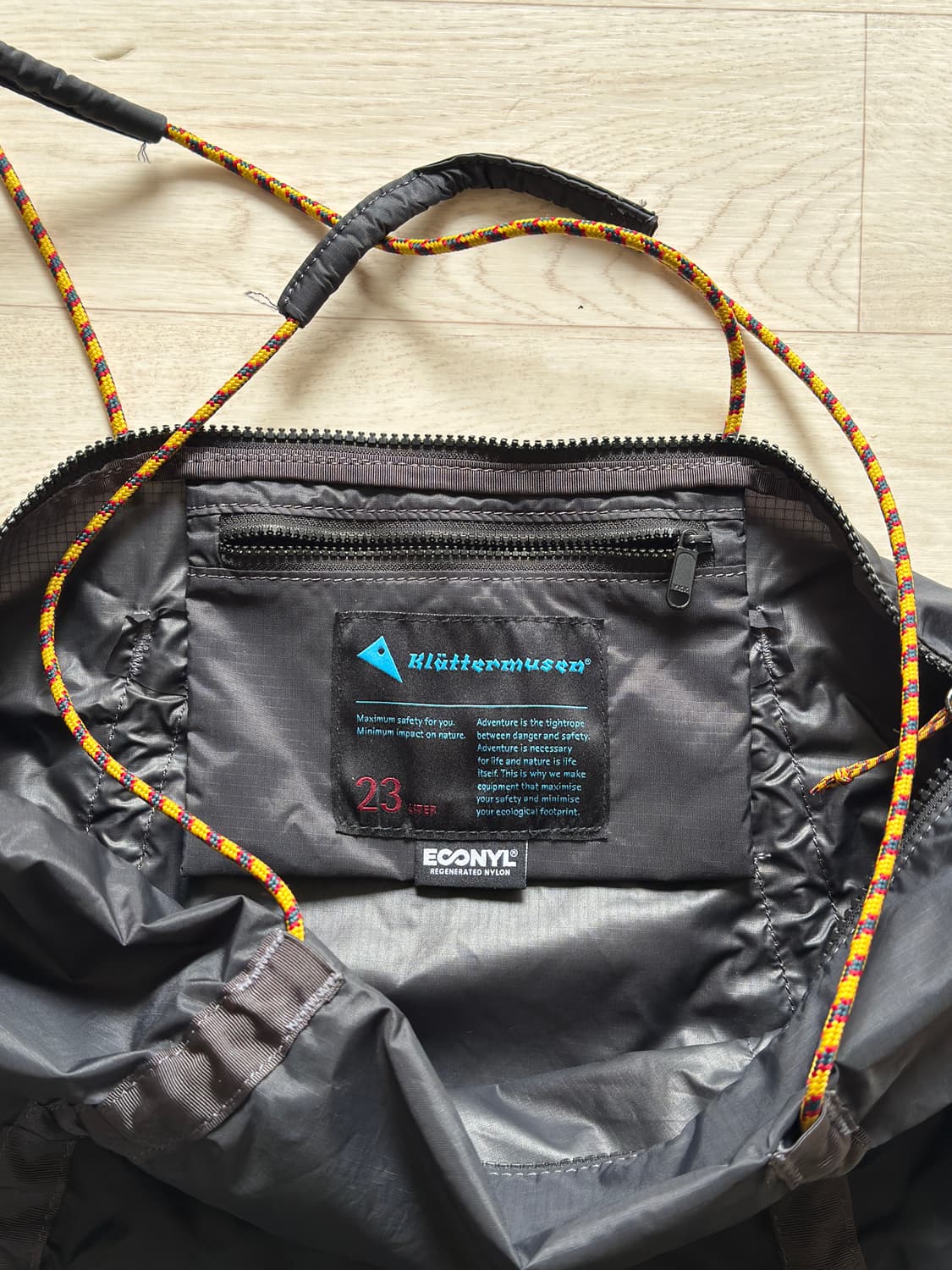 클라터뮤젠 게보 백 23L 레이븐 상품이미지2