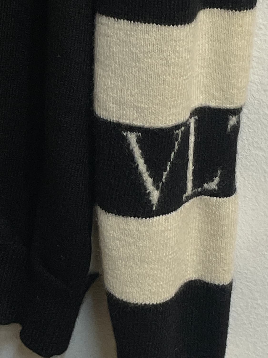 발렌티노 암 로고 니트 상품이미지4