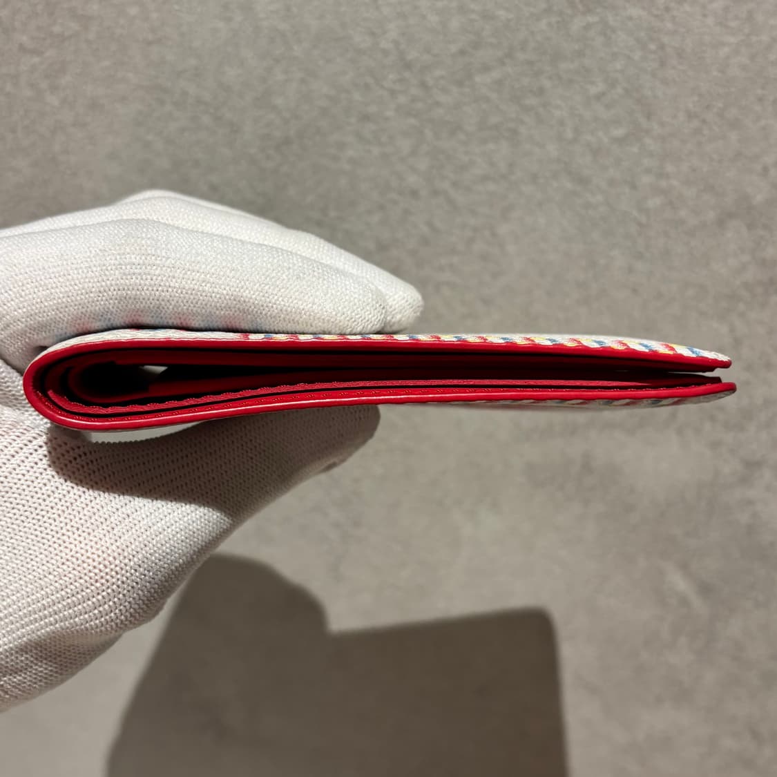  루이비통 다미에 스프레이 반지갑

 상품이미지4