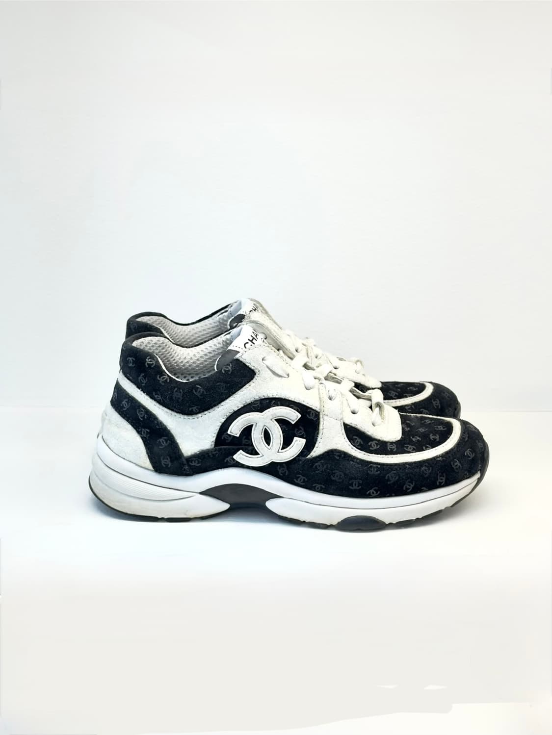 샤넬 [크루즈컬렉션] CC 로고 벨벳 스니커즈 (230) 상품이미지5