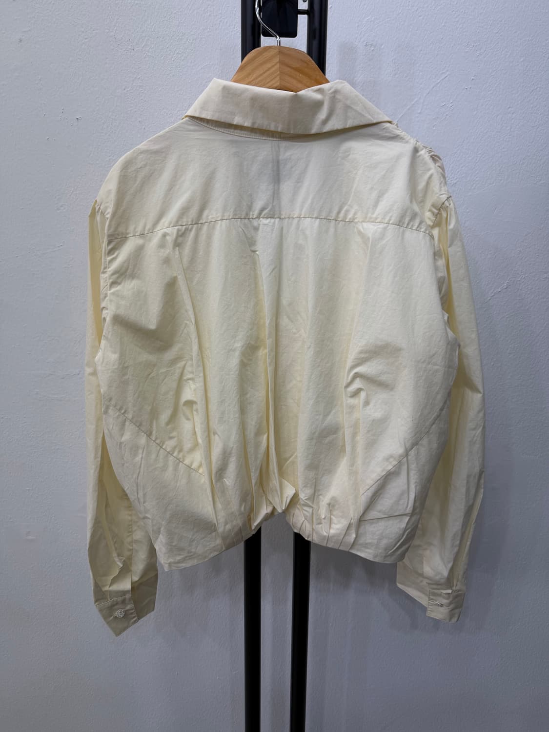 정품) TIME 타임 한섬 23ss 여성 크롭셔츠 82F 상품이미지5