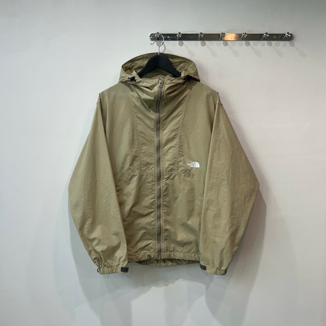 노스페이스 컴팩트 후드 바람막이 상품이미지1