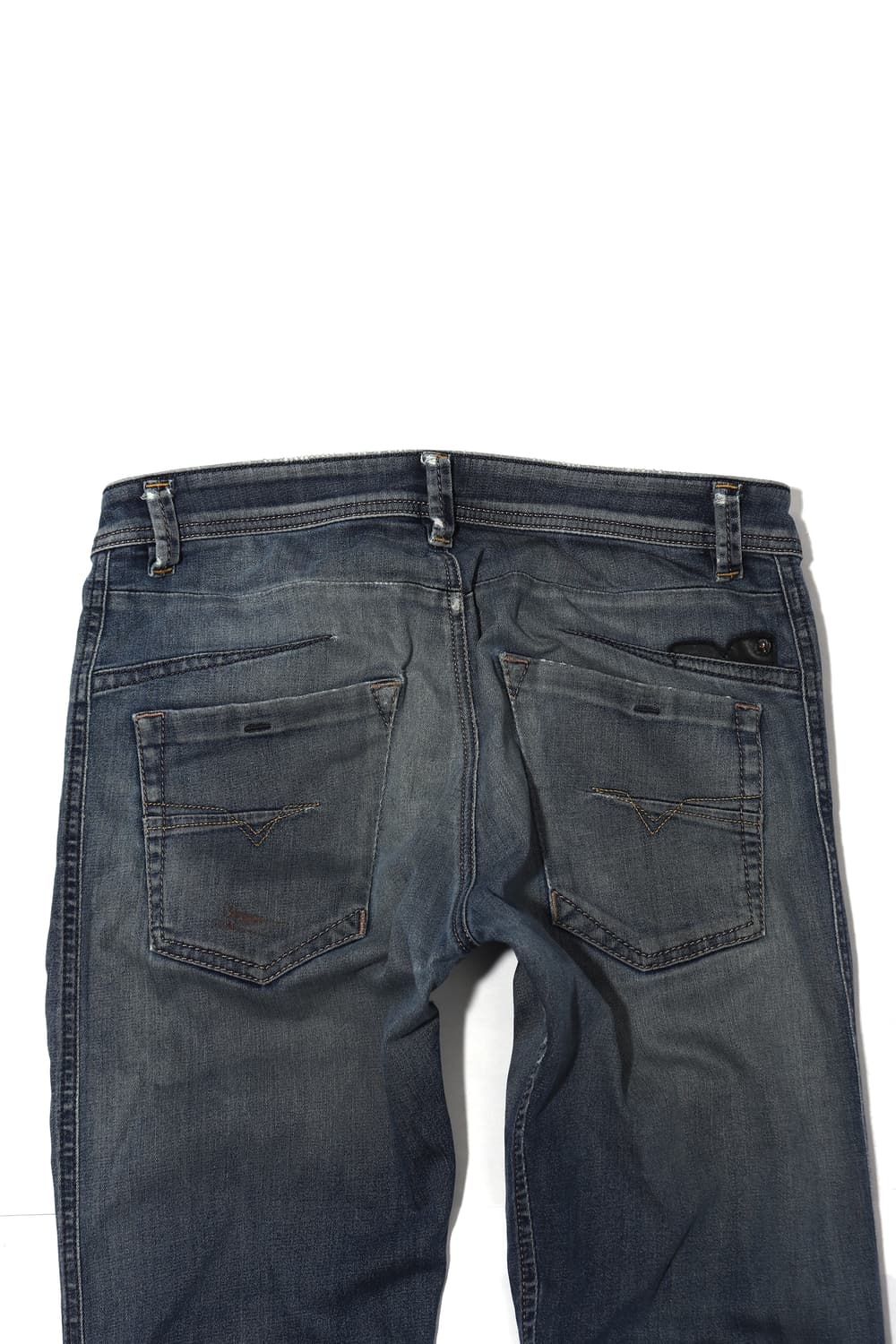 DIESEL DARRON 레귤러 슬림 스트레이트 워싱 투웨이 데님 진  상품이미지8