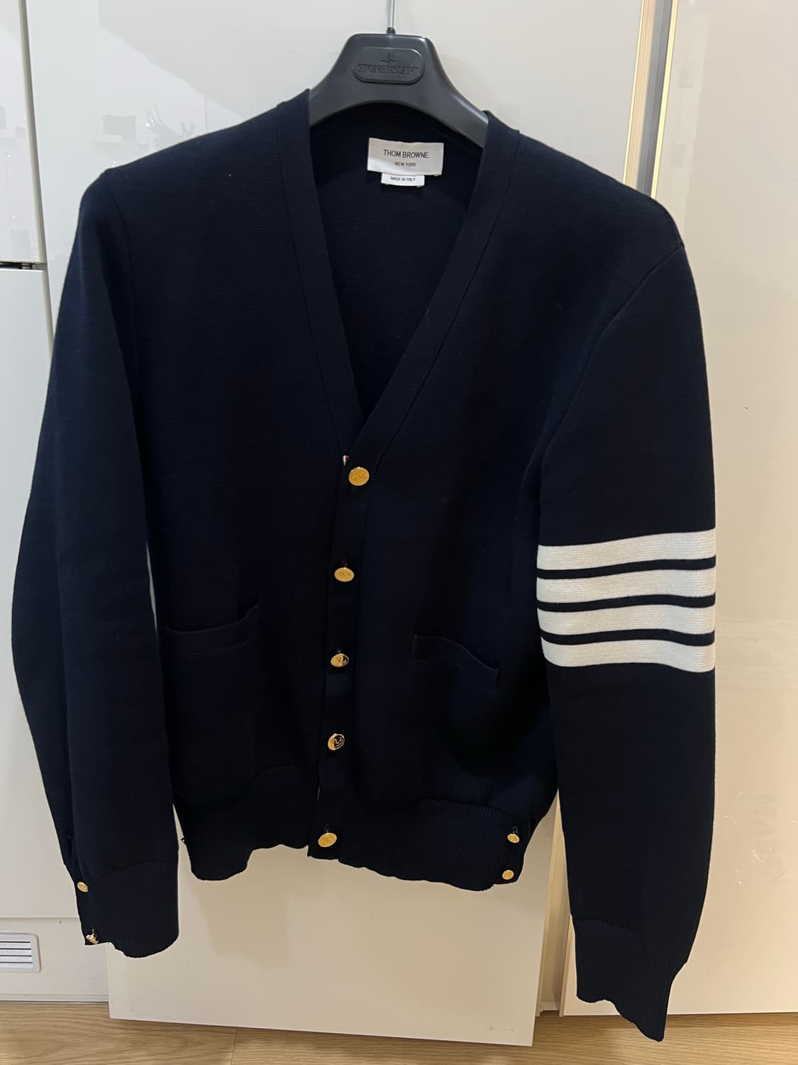 26fw 톰브라운 밀라노 금장가디건 100-105 (새상품급) 상품이미지1