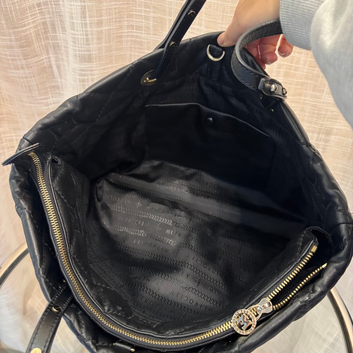 정품 메트로시티 퀄팅 숄더백     상품이미지7