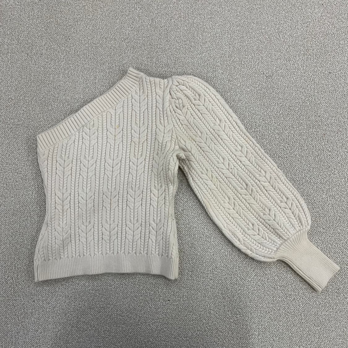 [S] 새상품 자라 원숄더 케이블 니트 스웨터 0119M1 상품이미지4