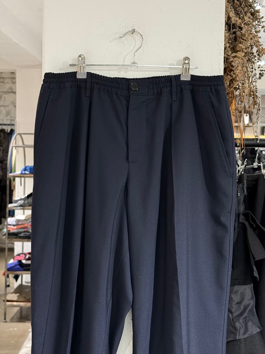 마르니 22ss 네이비 라나버진울 밴딩 슬랙스 팬츠  상품이미지2