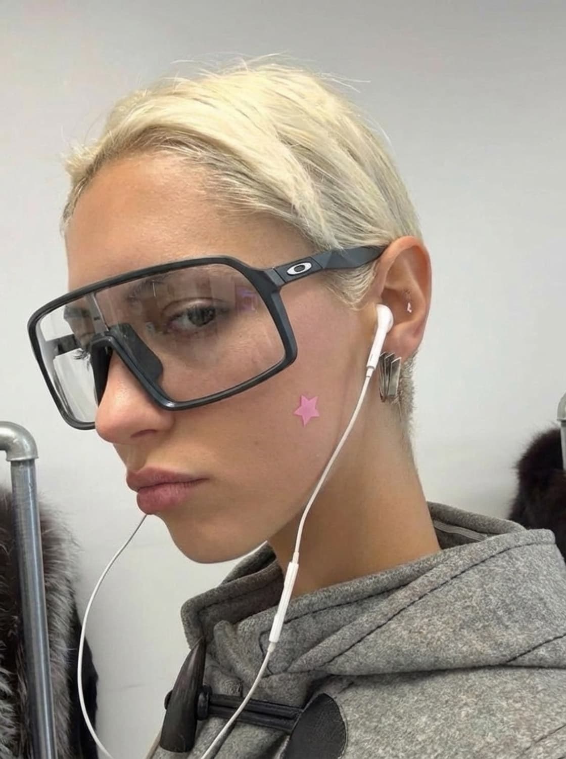 오클리 수트로 아시안핏 변색 렌즈선글라스 상품이미지1