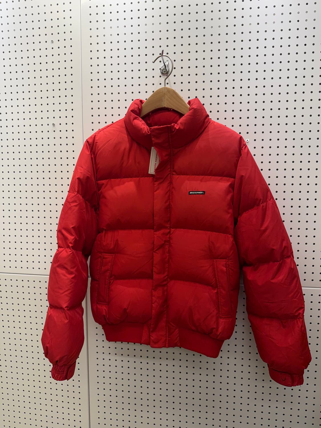 미스치프 빅로고 레드 패딩  U15 상품이미지2