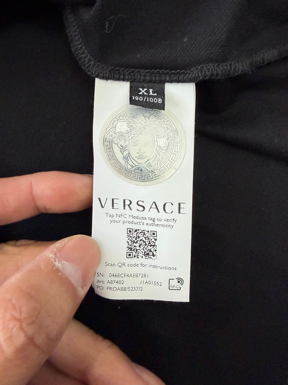 정품) 베르사체 신형 남성 블랙 메두사 PK 반팔티 XL 상품이미지7