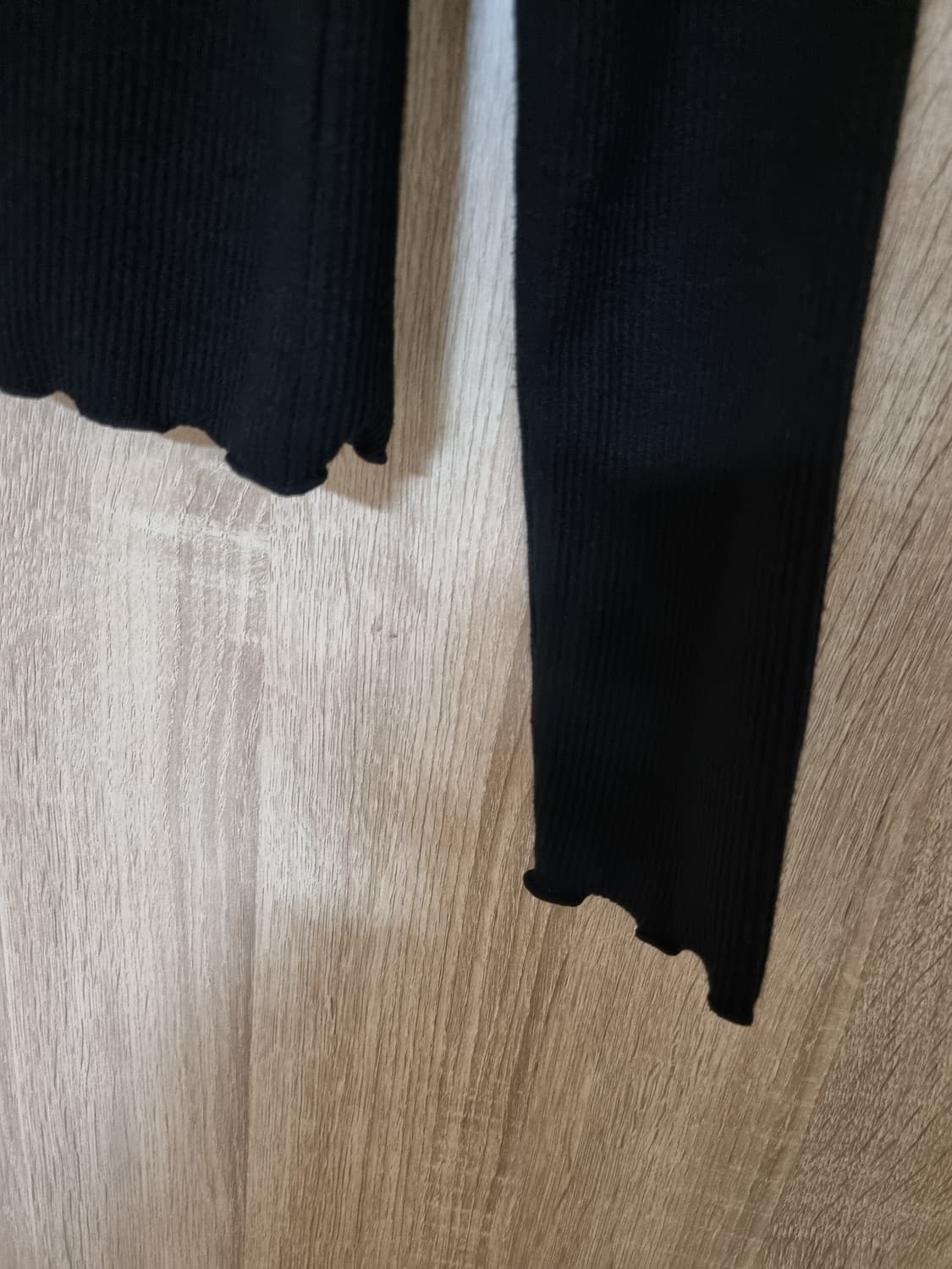 게스 크롭 가디건 티셔츠 상품이미지4