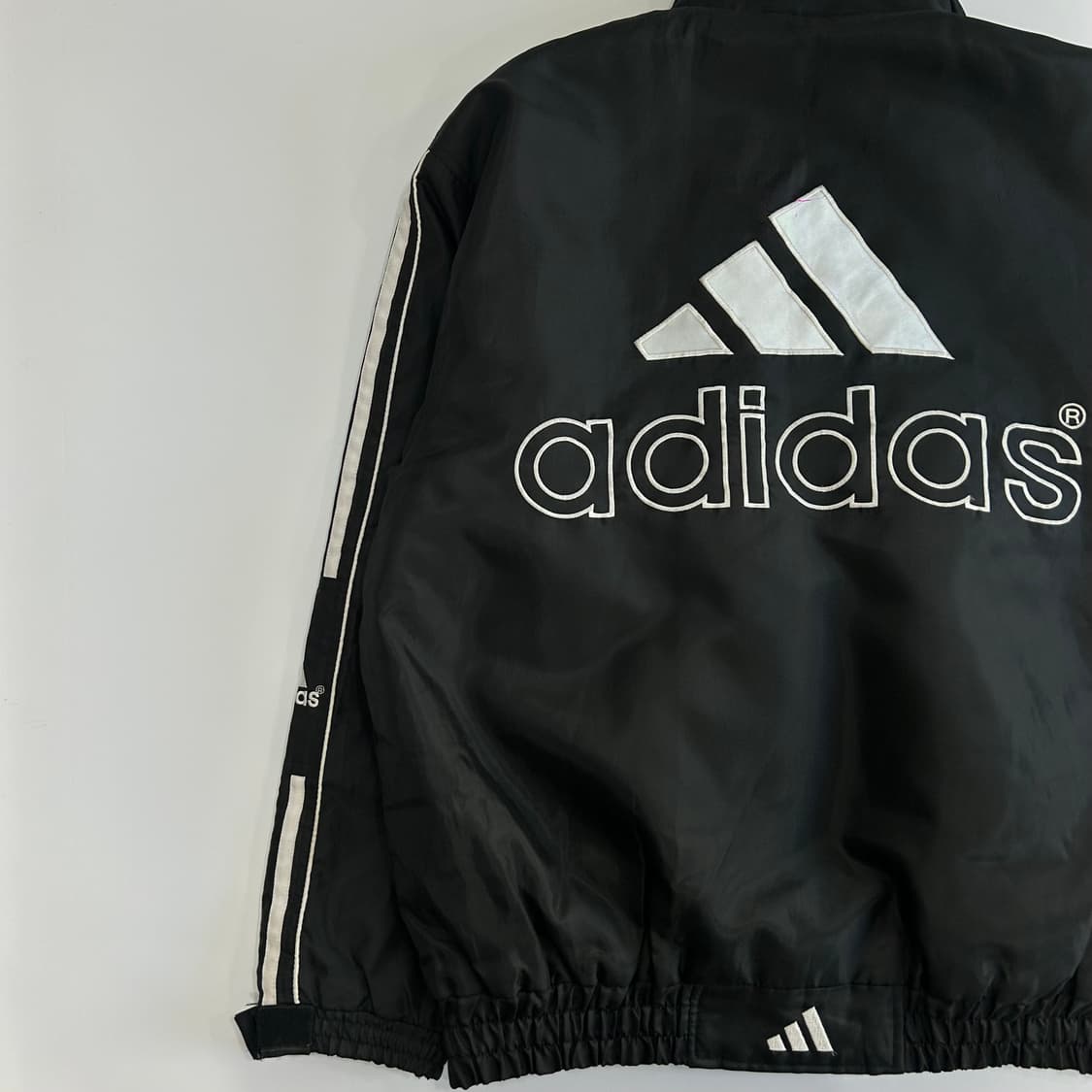 Adidas 아디다스 올드스쿨 백삼각로고 블랙 누빔 점퍼 상품이미지6