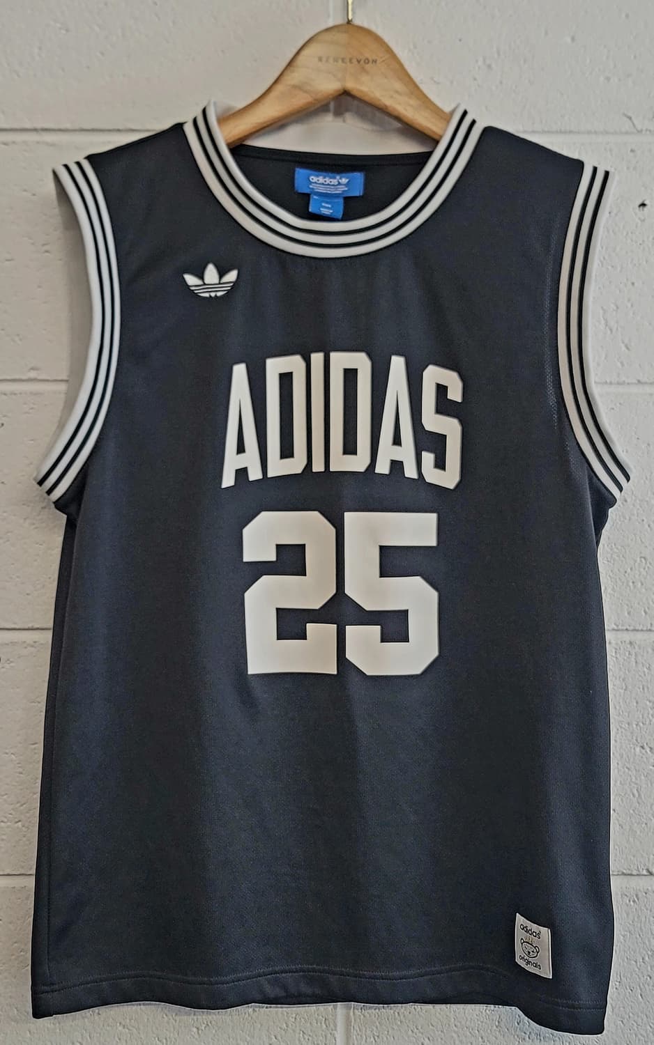 [95.M] 아디다스 X 니고베어 콜라보 농구져지(민소매티셔츠) 판매 상품이미지1