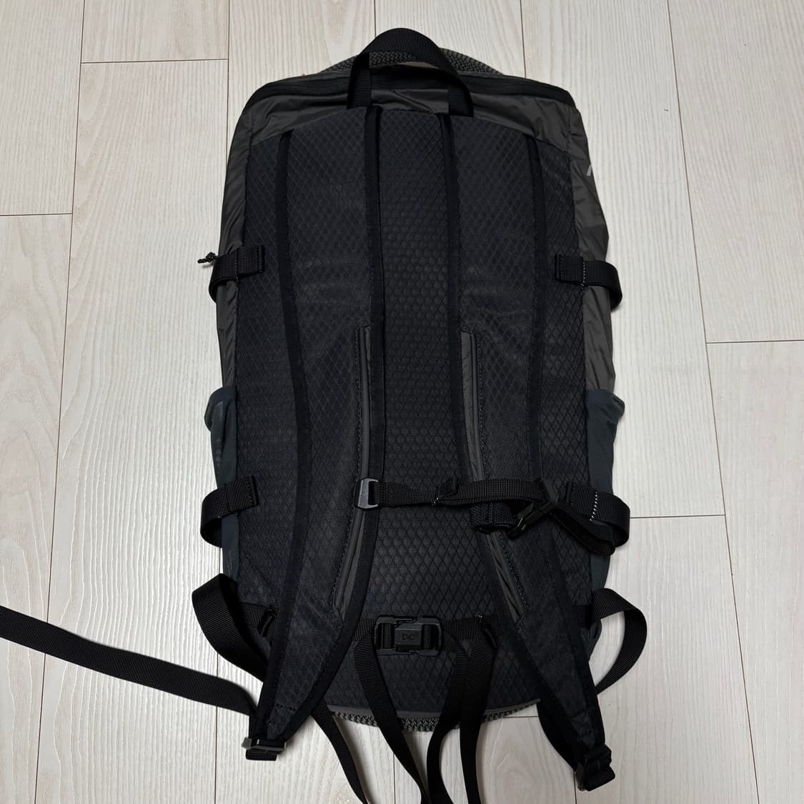 온러닝 스피드팩 18L 백팩 상품이미지2