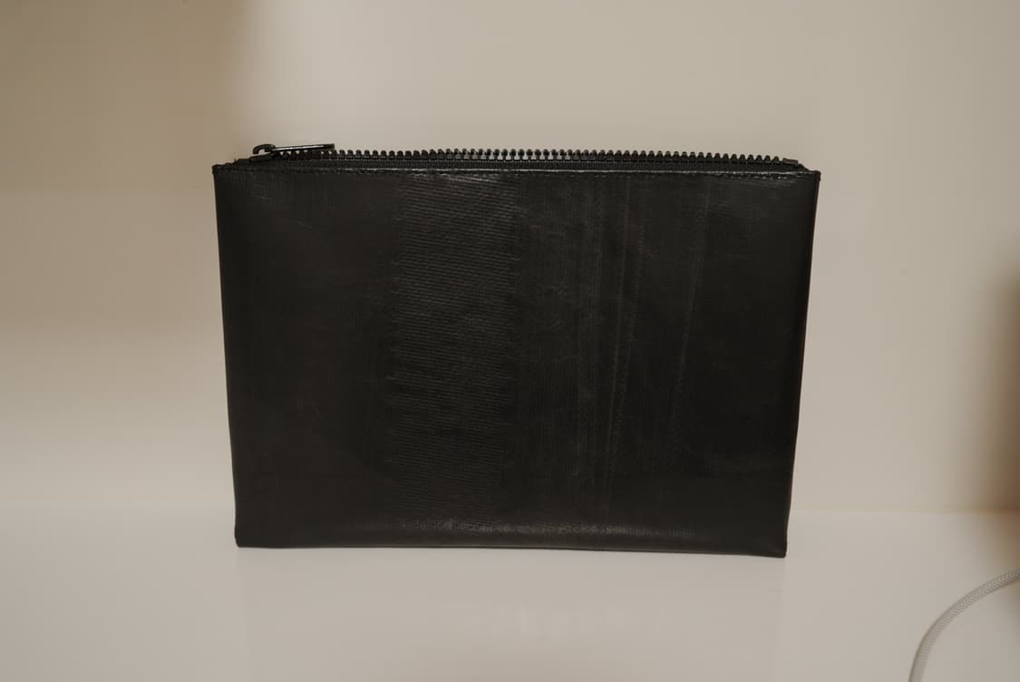 프라이탁 F07 CHUCK 척 파우치 올블랙 상품이미지2