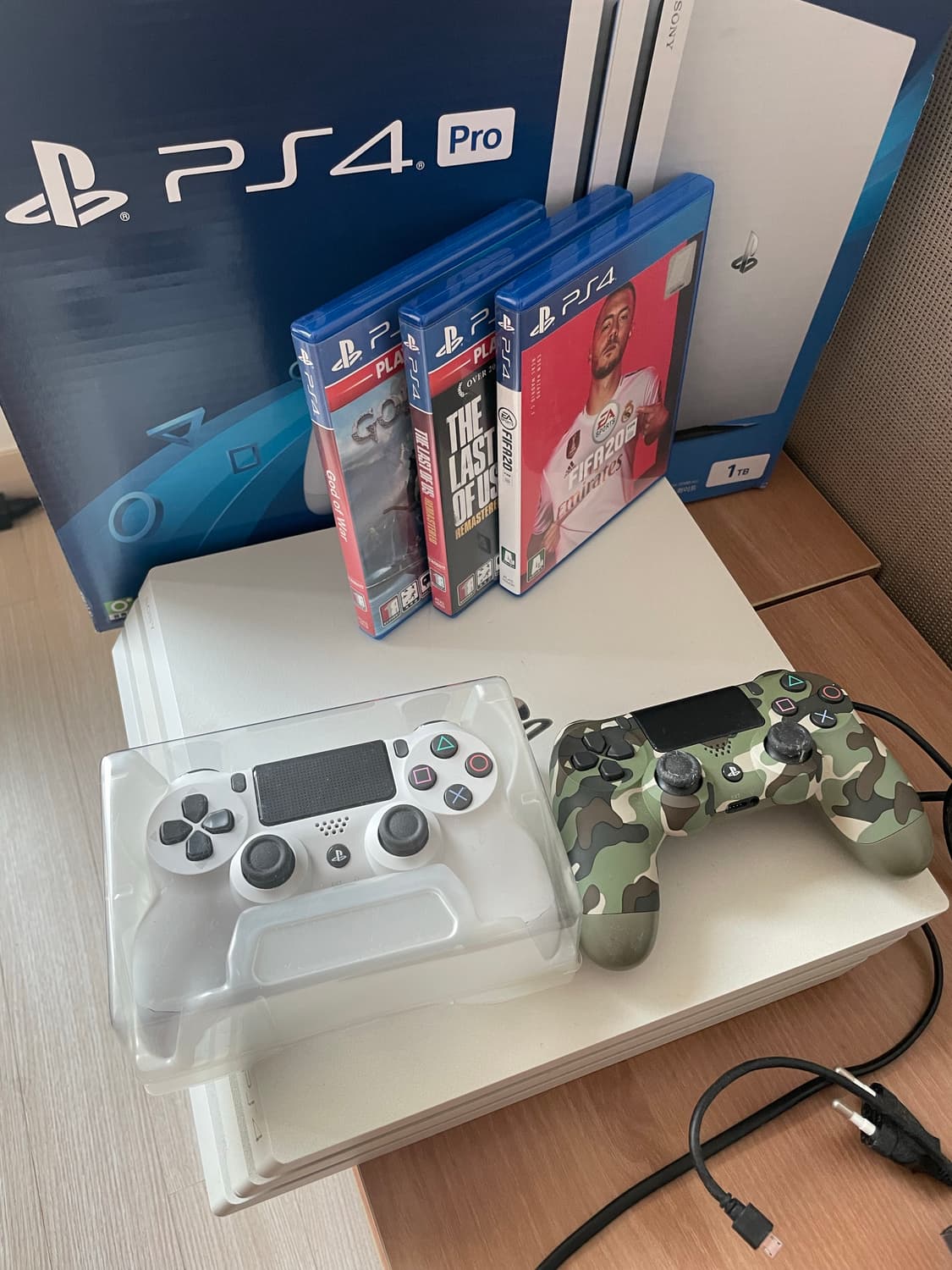 플래이스테이션4 상품이미지1