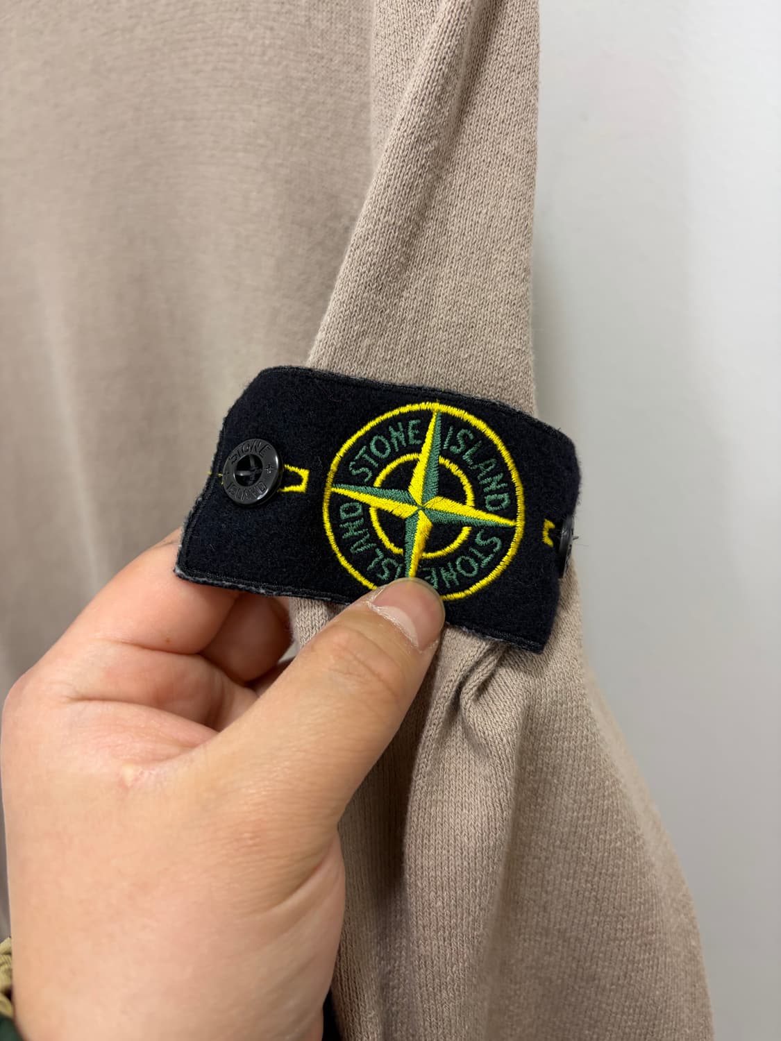 스톤아일랜드 베이지 크루넥 니트 상품이미지5