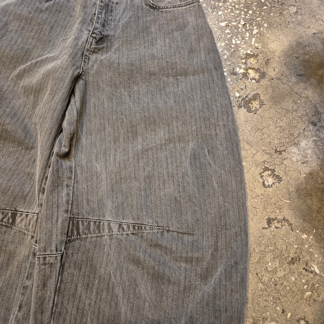 30인치 피그먼트워싱 헤링본패턴 벌룬핏 데님팬츠 상품이미지6