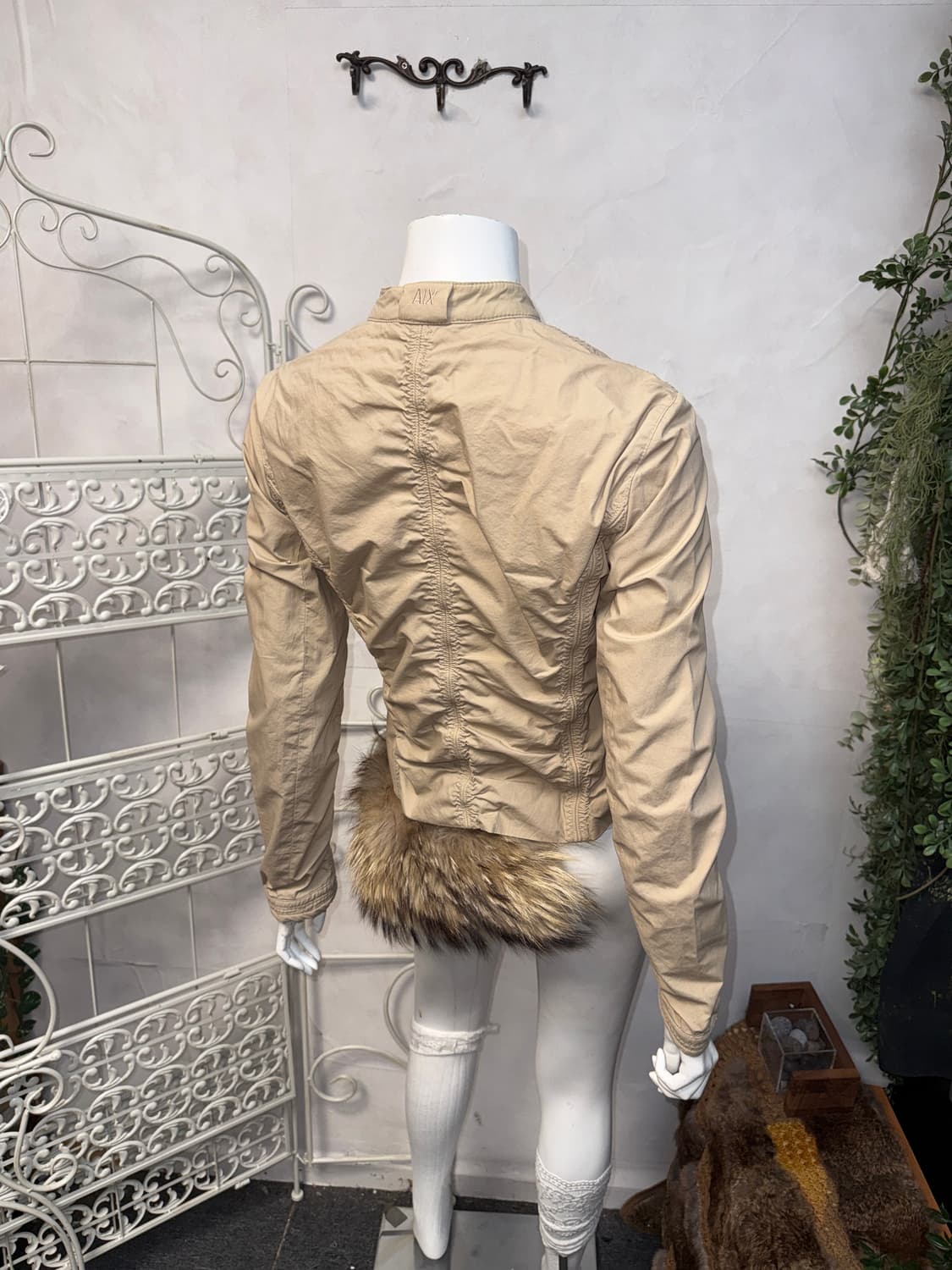 Armani Exchange beige shirring crop jk 상품이미지8