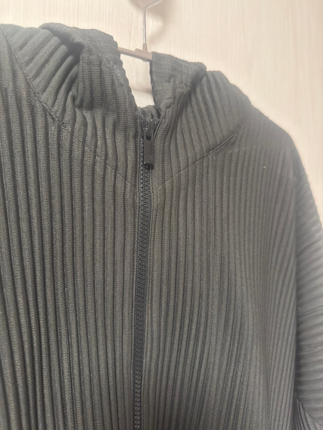 [3]이세이미야케 옴므플리세 후드집업 상품이미지2