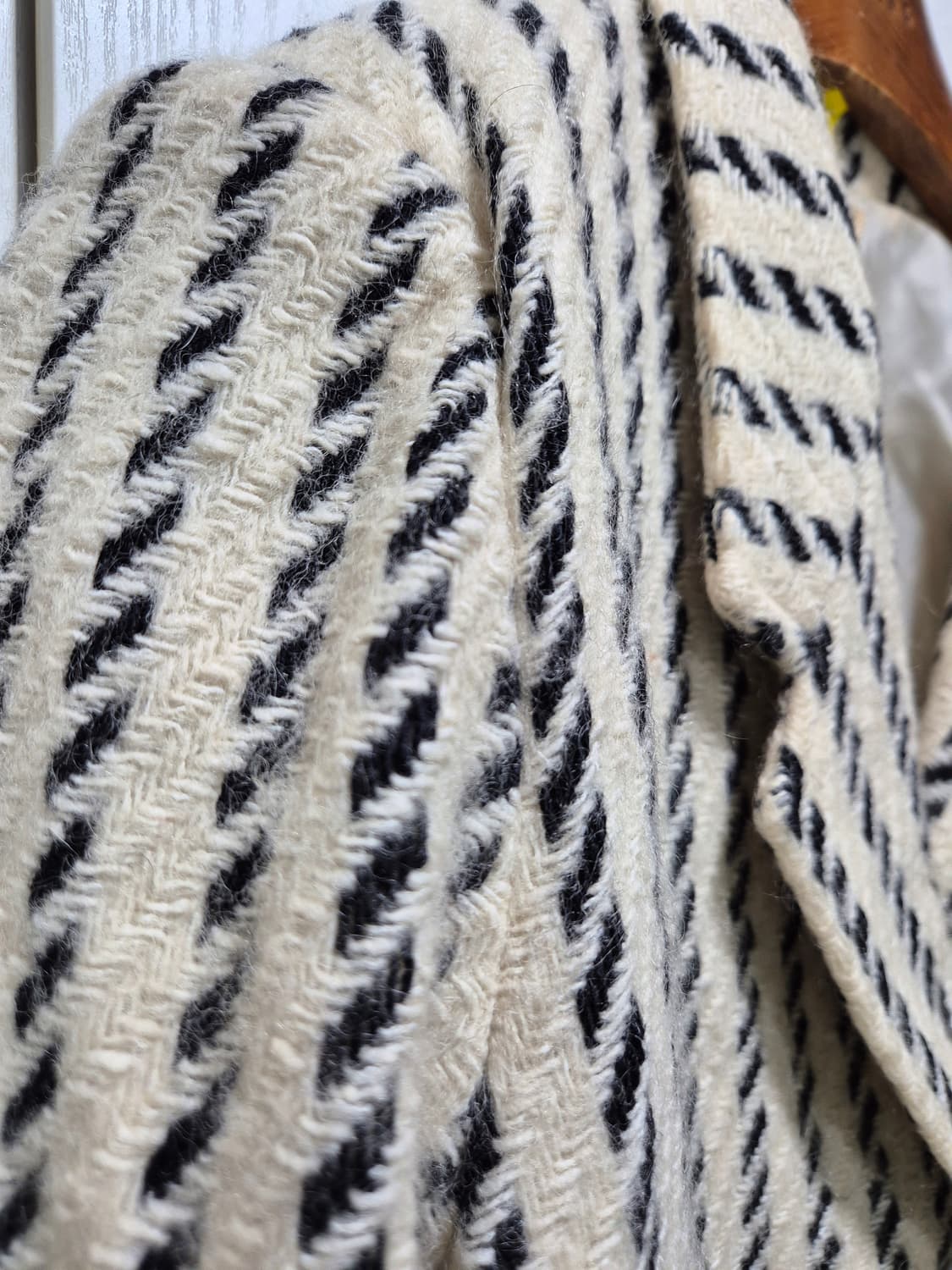 헤어리 스트라이프 폼버 자켓 상품이미지3