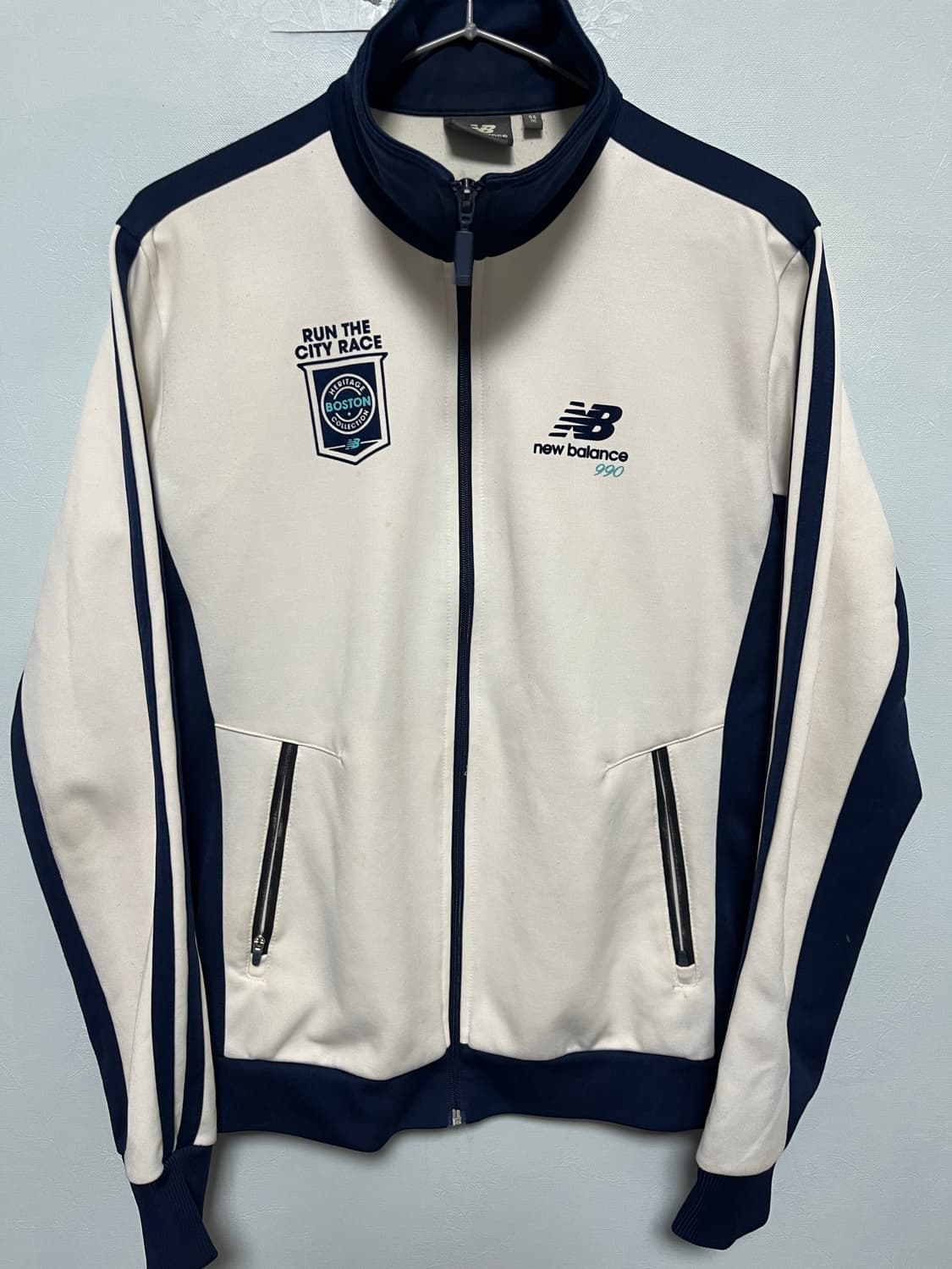 뉴발란스 990 트랙 자켓 아이보리/네이비 상품이미지1