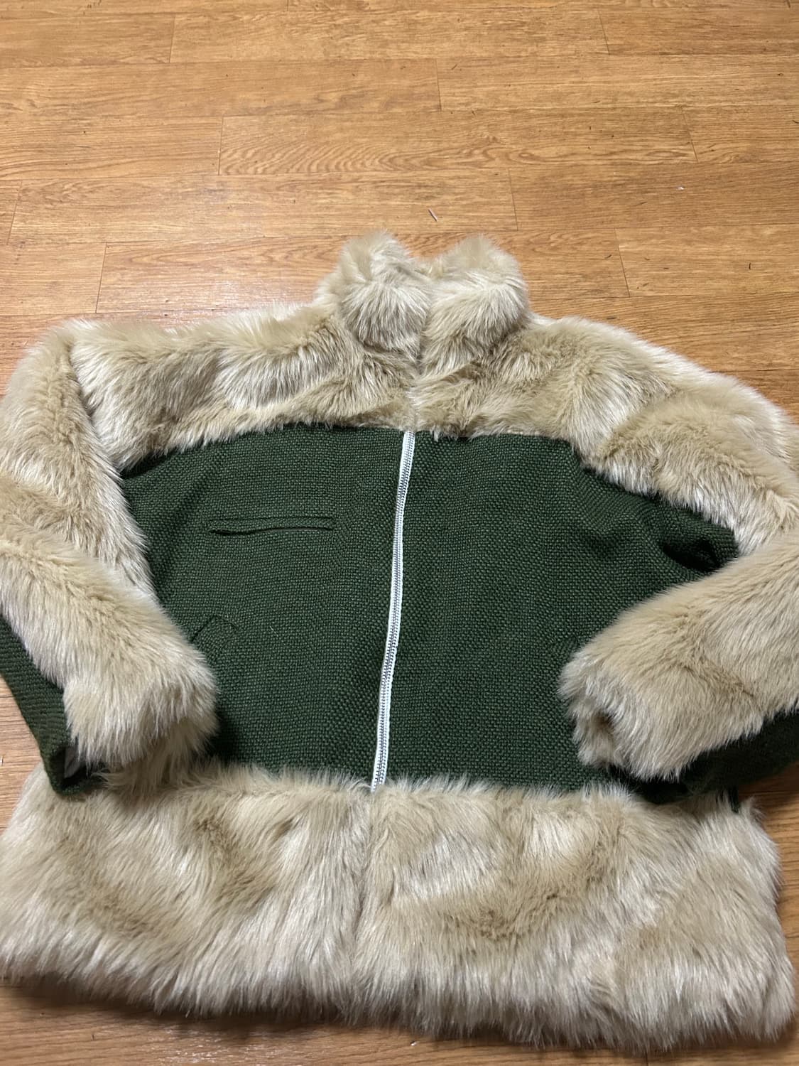 오들리워크샵 퍼자켓 브라운 판매해요 상품이미지3