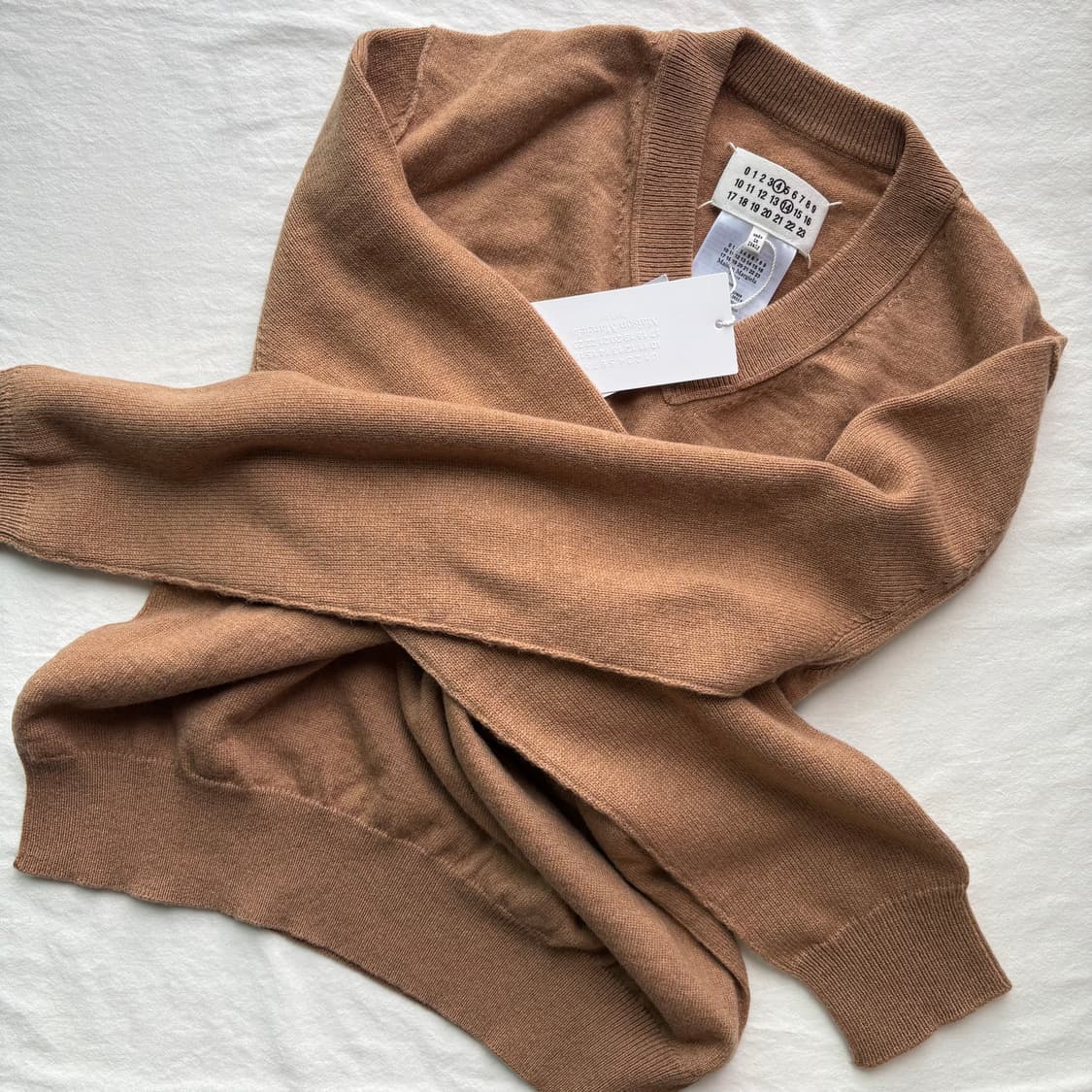 [XL] 마르지엘라 캐시미어 브이넥 니트 카멜 상품이미지1