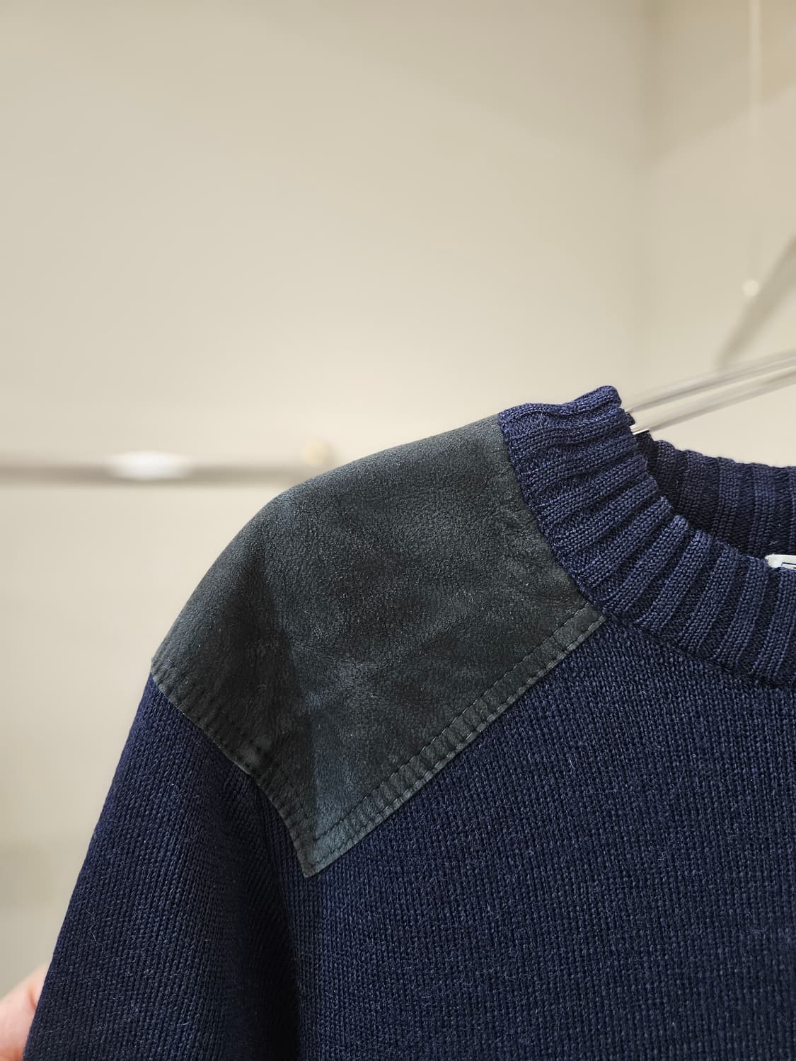 버버리 숄더패치 니트 상품이미지5