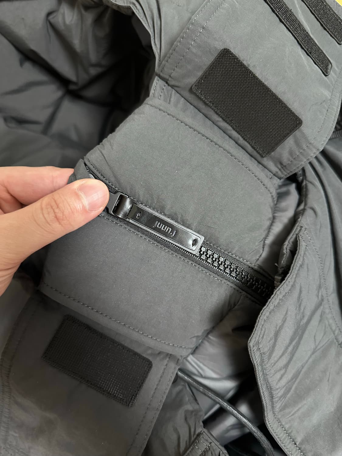 [52] JUUN.J 23FW 미드렝스 패딩 - 그레이 52 판매합니다. 상품이미지3