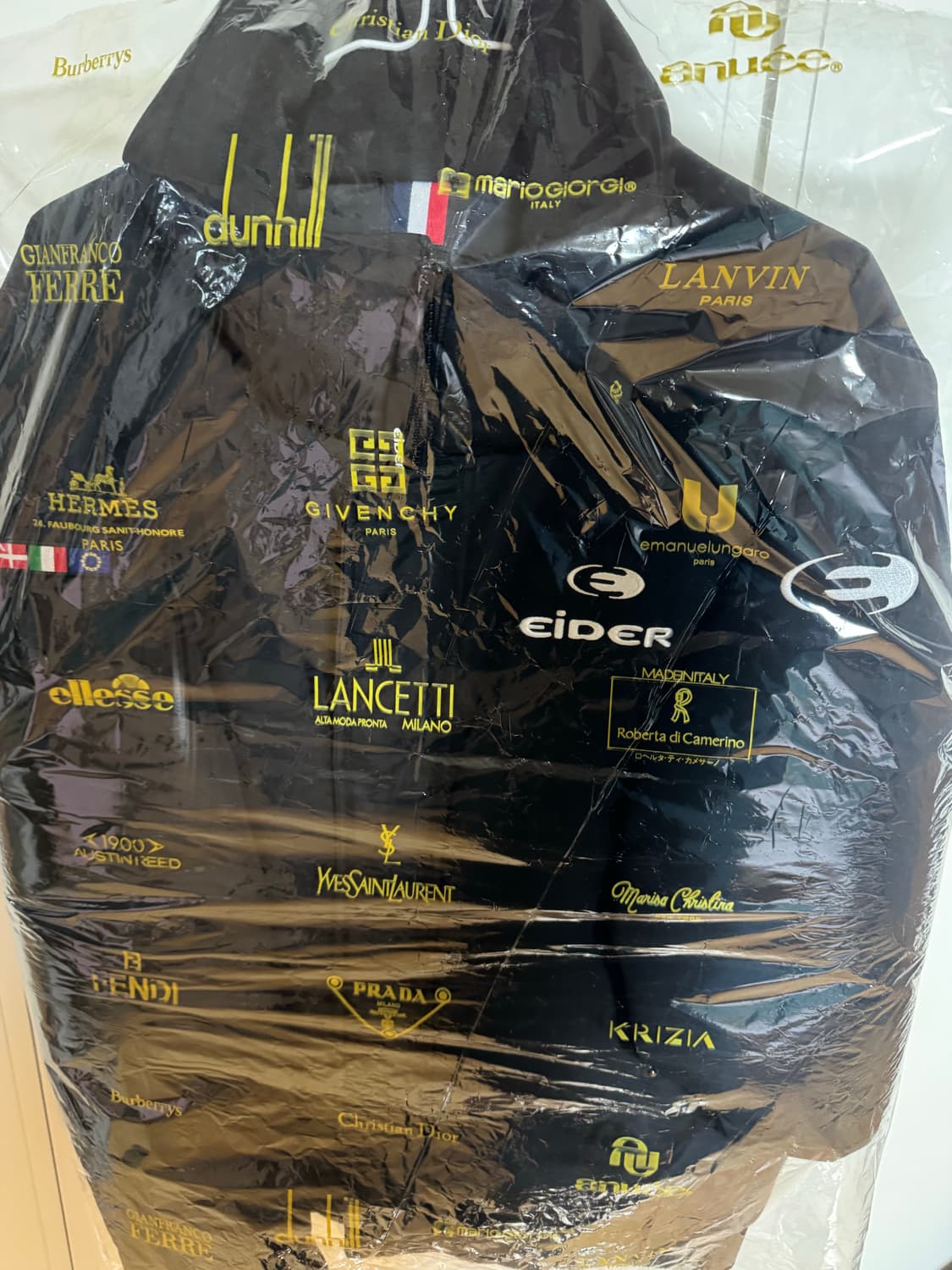 아이더 검정색패딩이고 갈색퍼 모자 따로 있습니다  상품이미지3