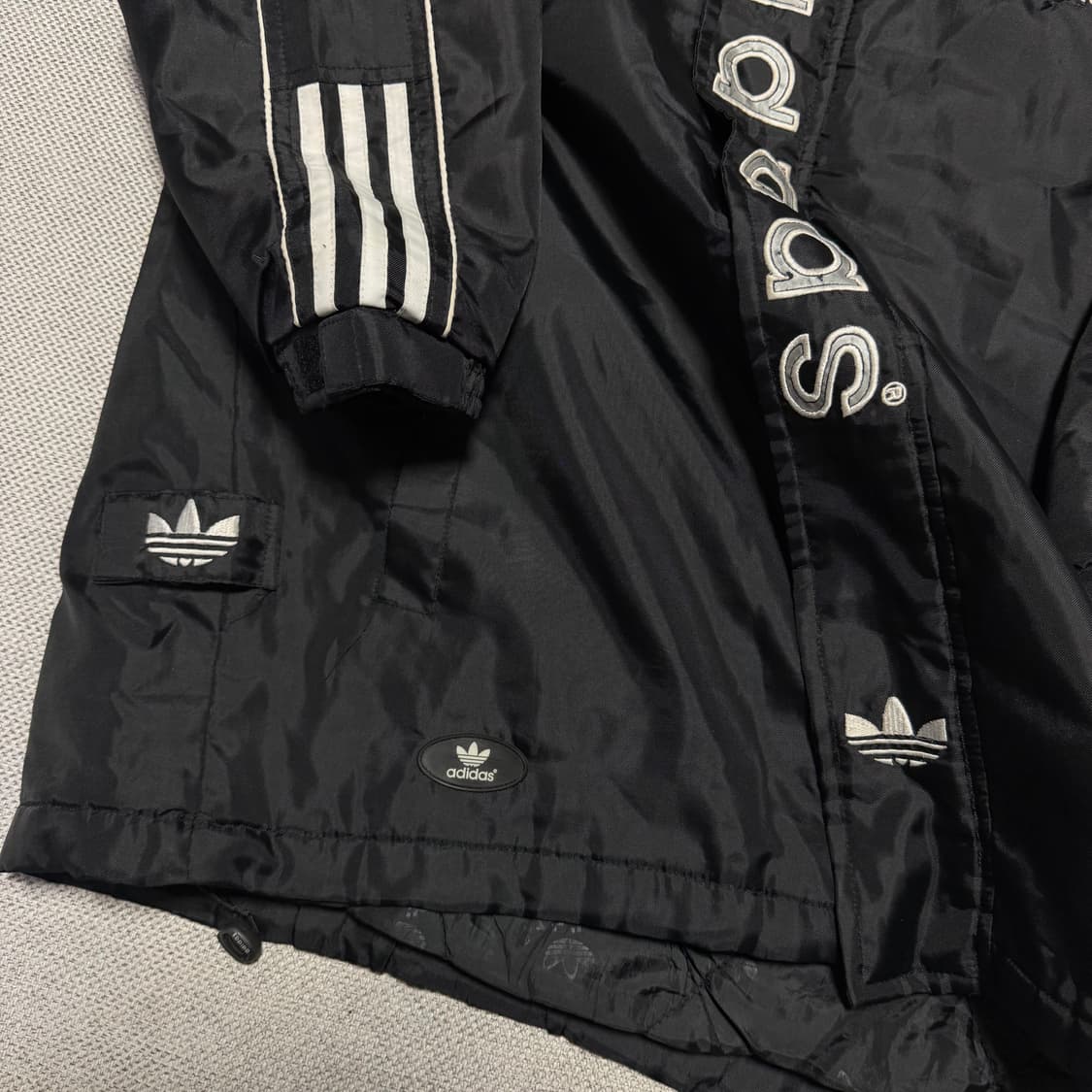 아디다스 올드스쿨 빅로고 바람막이 자켓 상품이미지3