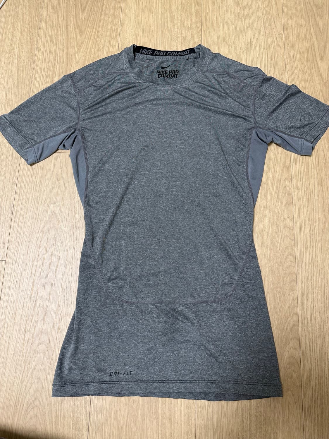 나이키 컴벳 반팔티 운동복 상품이미지1