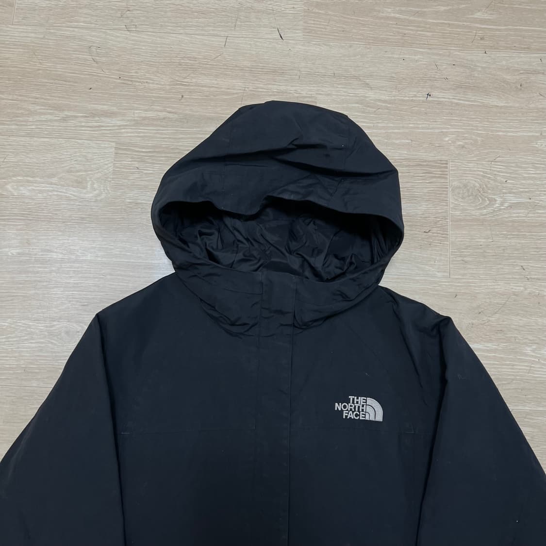 노스페이스 여성 하프돔 로고 바람막이 후드자켓 [블랙] S/90 상품이미지2
