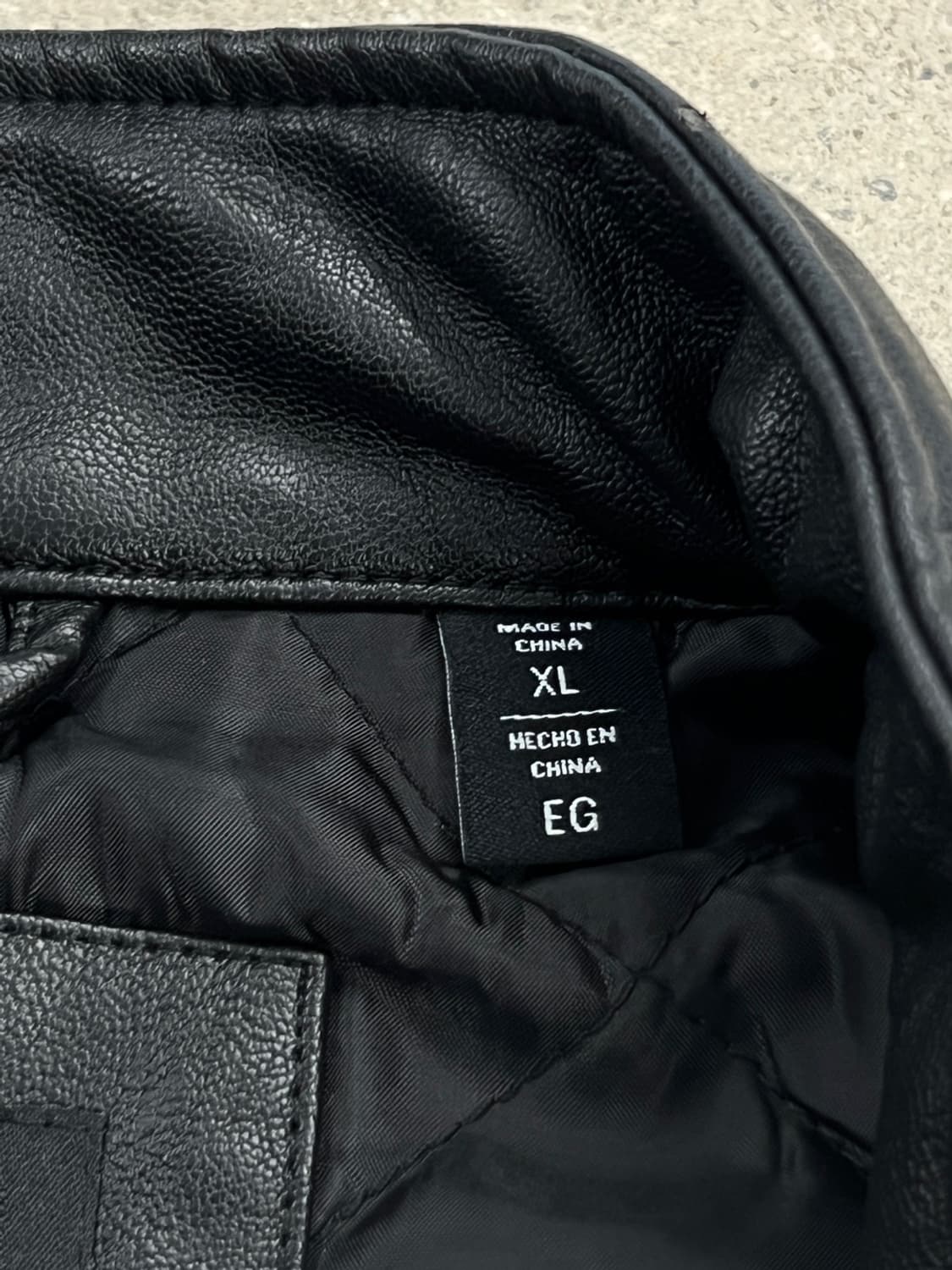 DKNY 페이크 레더 봄버 자켓 상품이미지8