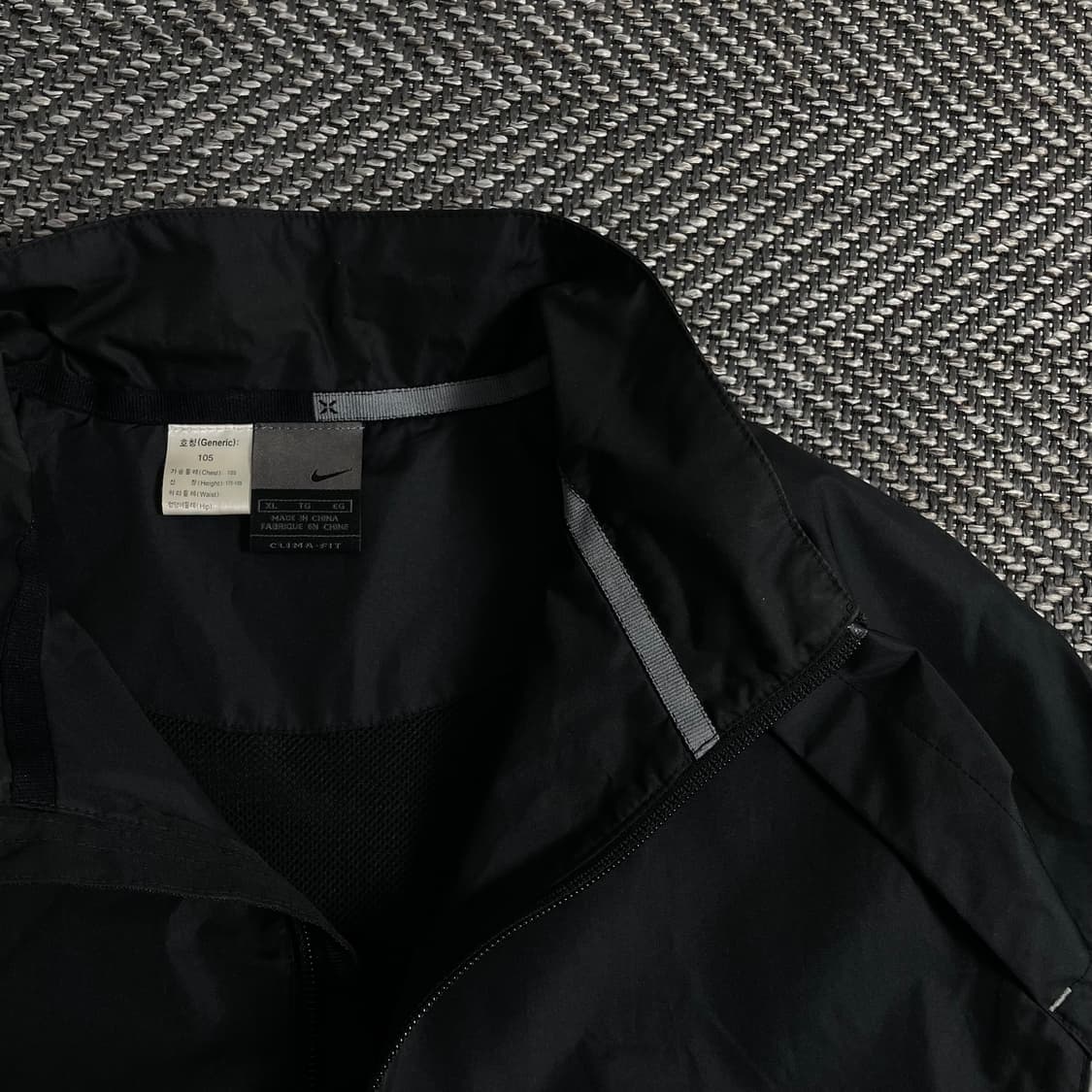 나이키 스우시로고 라이닝 디테일 블랙 바람막이y 3232 상품이미지5