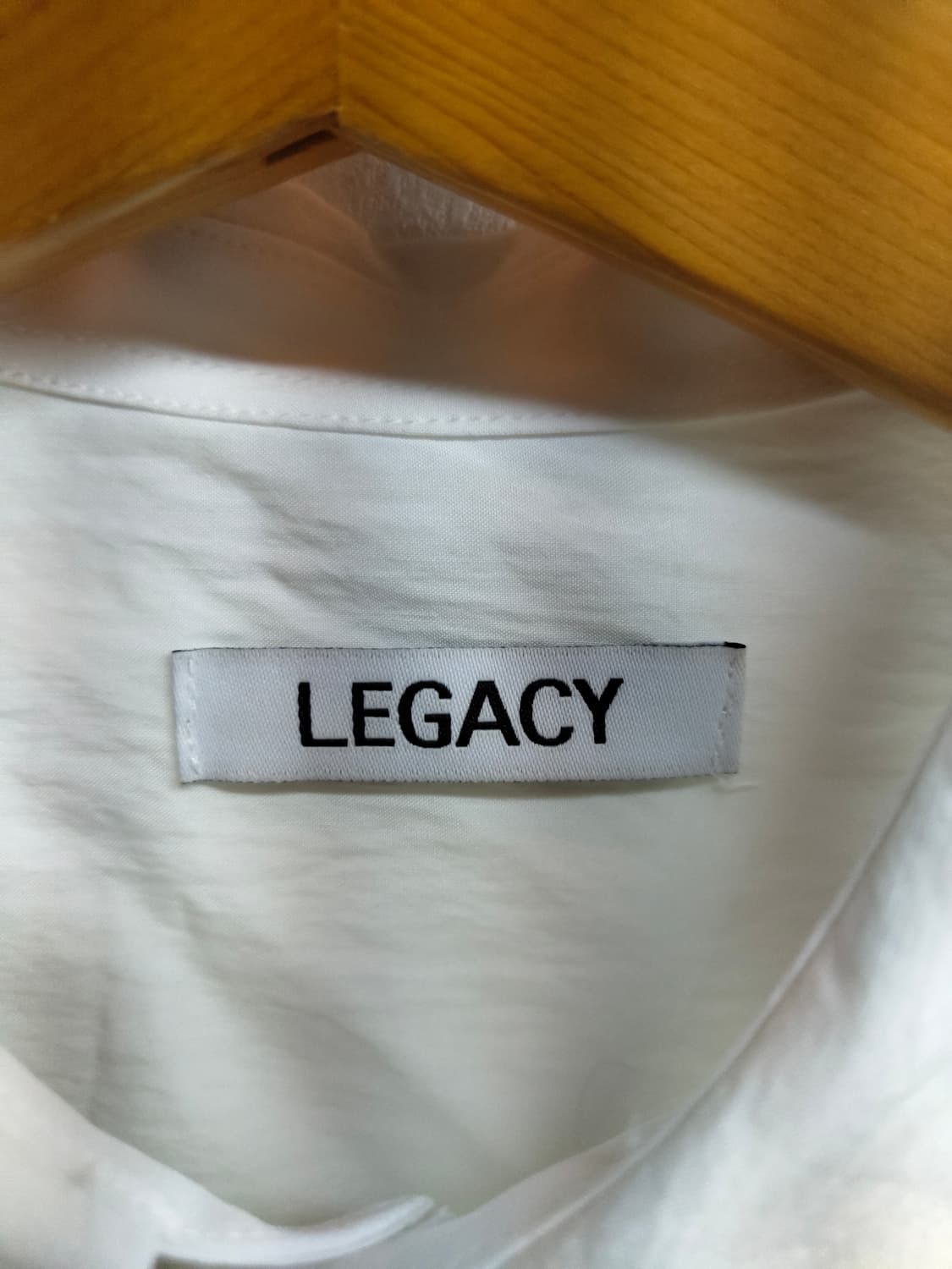 105) LEGACY 화이트 셔츠 팝니다 상품이미지3