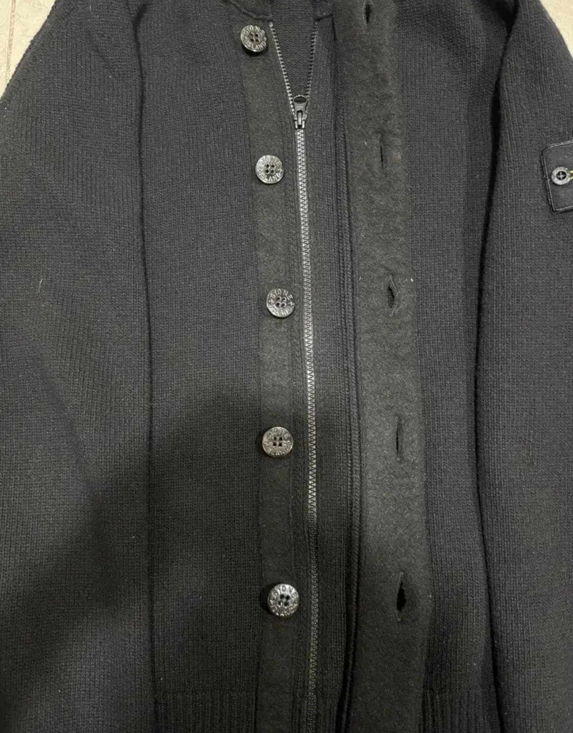 스톤아일랜드 램스울 블랙 니트 가디건 상품이미지3