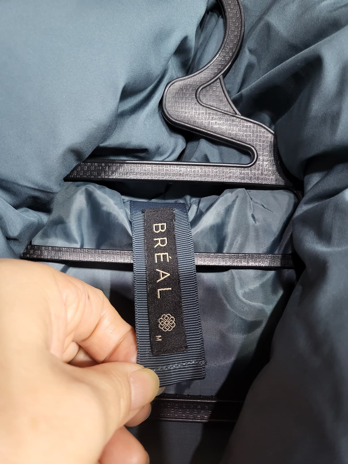 브리엘 덕다운 세미오버핏 패딩 상품이미지6