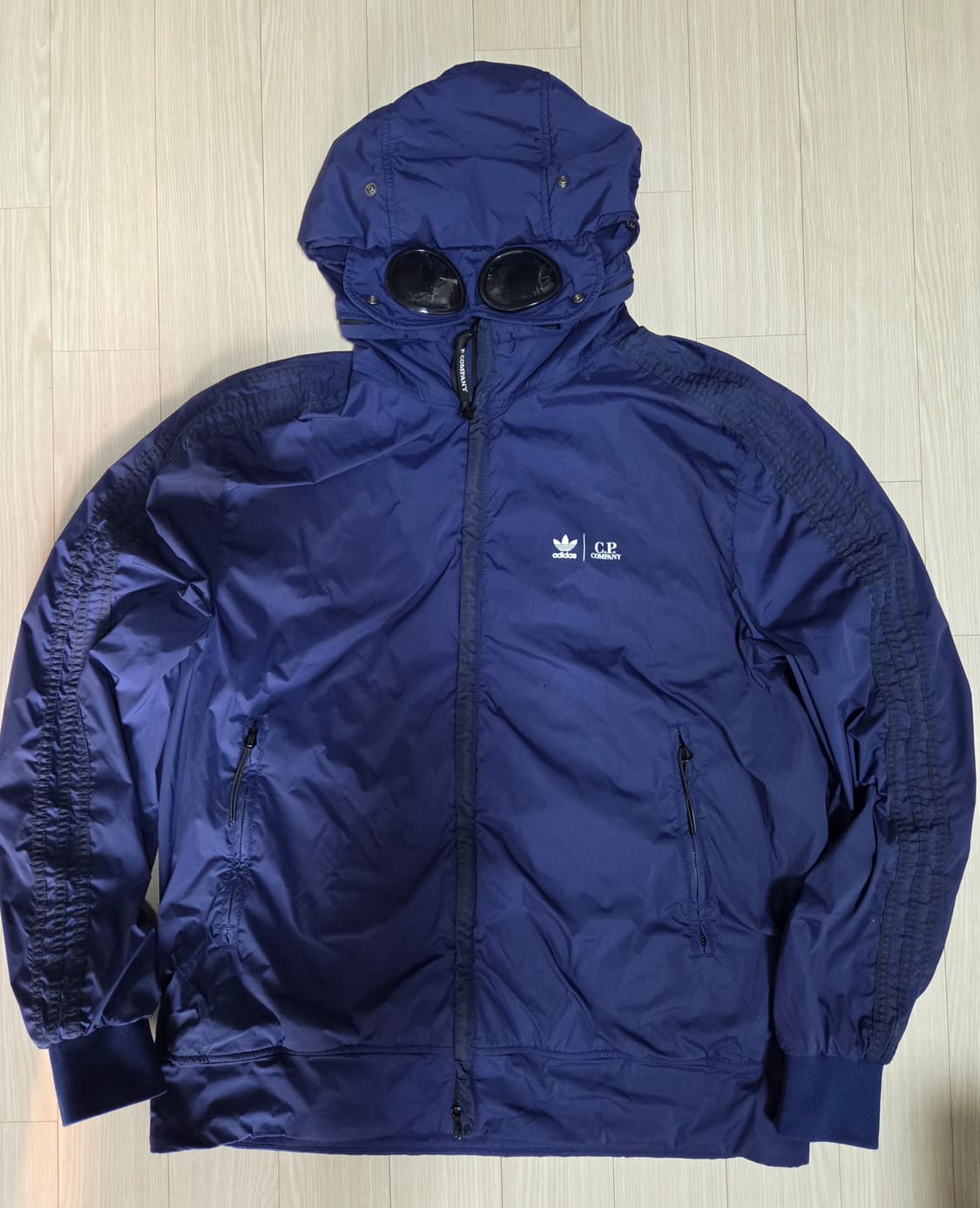 씨피컴퍼니 X 아디다스 나일론 고글후드 트랙탑 상품이미지1
