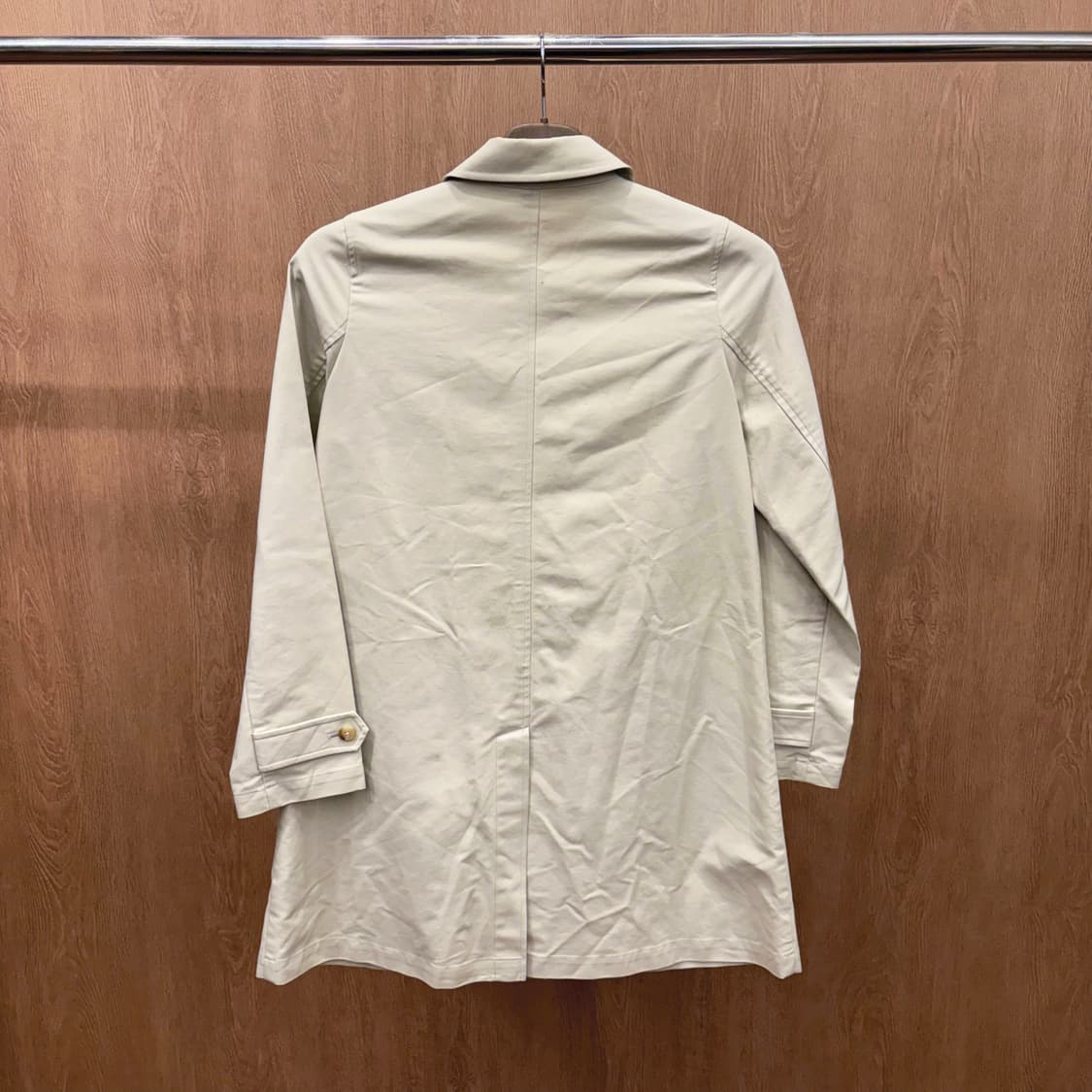 폴로 랄프로렌 트렌치 코트 히든 버튼 사선 포켓 로고 자수 디테일 베이지 상품이미지3