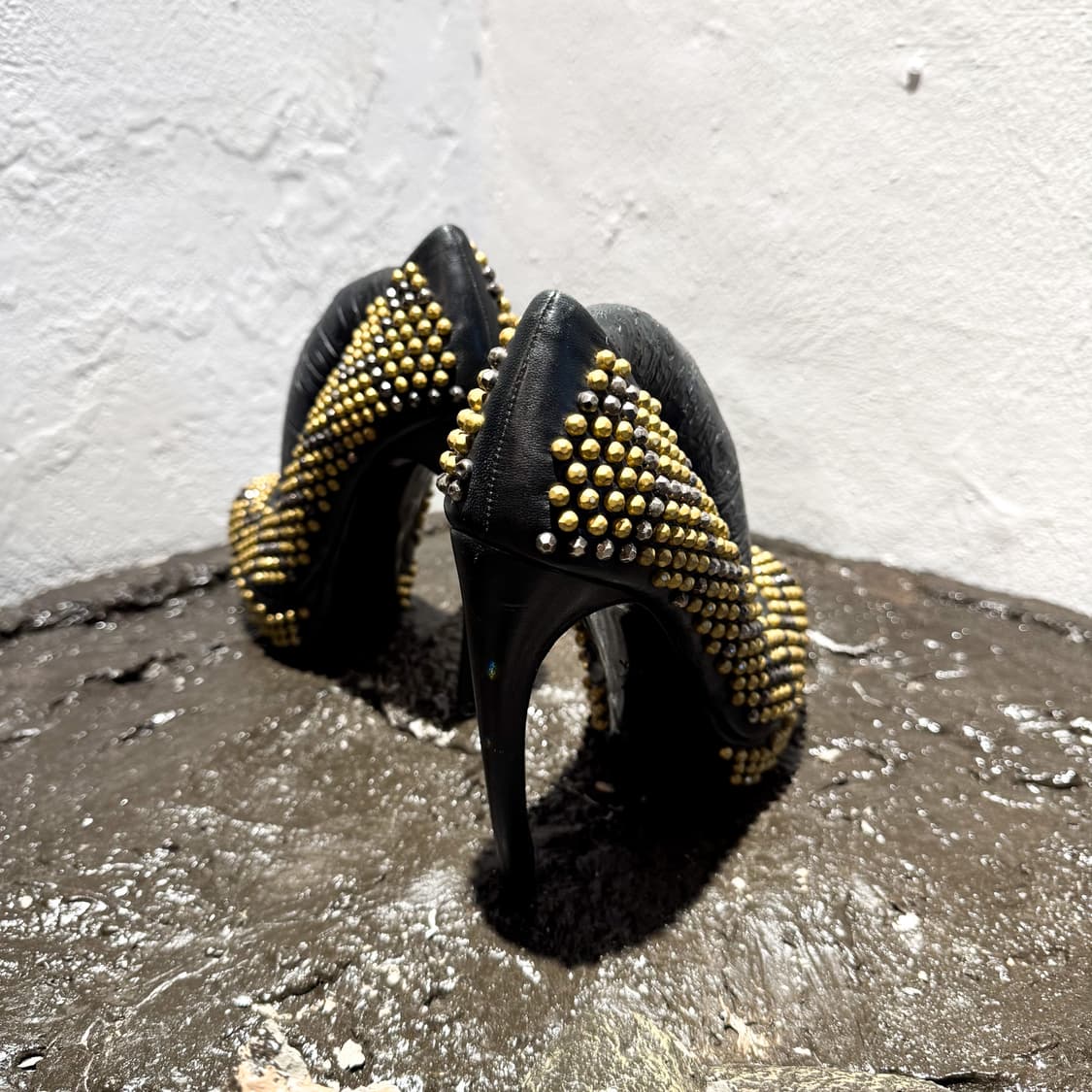 Alexander McQueen – Black Studded Leathe 상품이미지6