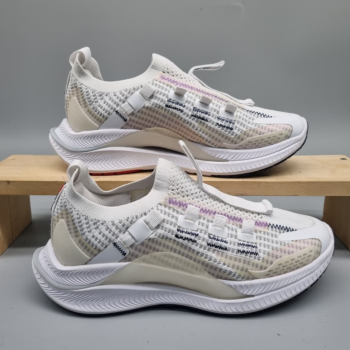 휠라 뉴런 여성운동화235 상품이미지1