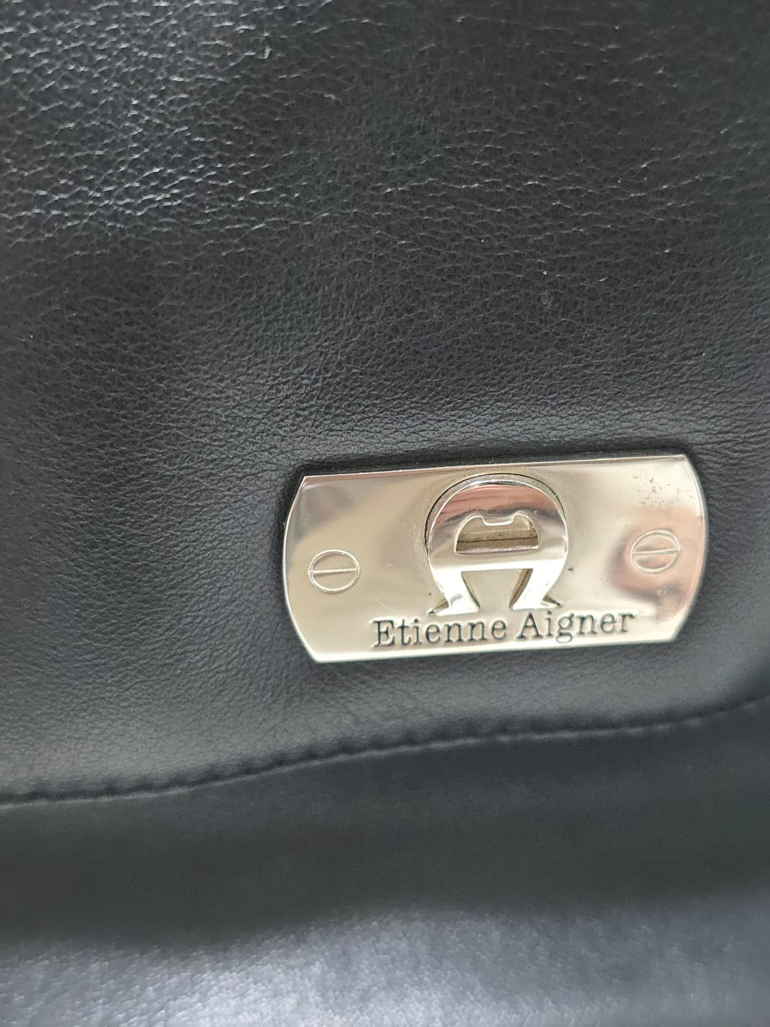 아이그너 Etienne Aigner 소가죽 블랙 숄더백 상품이미지6
